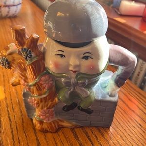 Feitz 1970s Humpty Dumpty whimsical ceramic teapot.